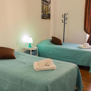 Zimmer mit zwei Einzelbetten